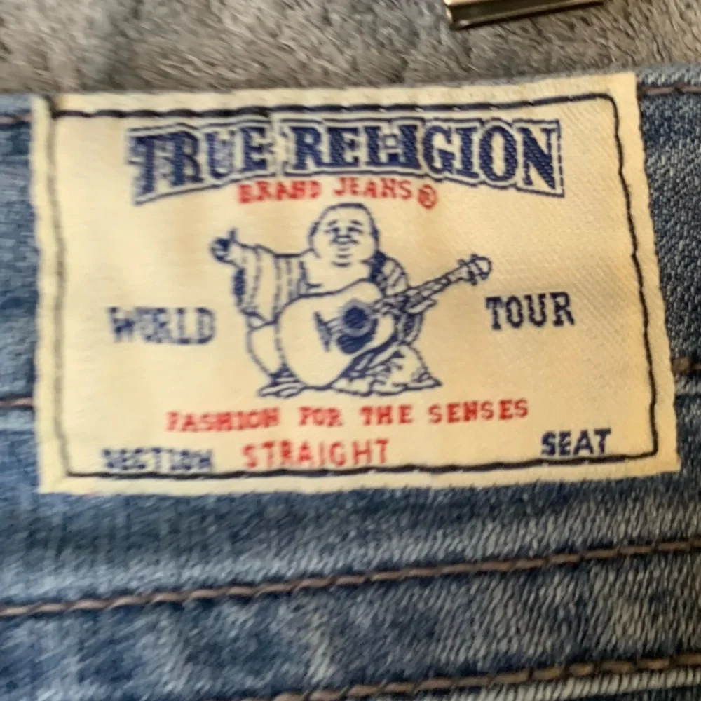 True Religion Straight Leg Low Rise Y2K Medium Wash Pink Rhinestone Buttons S 27 - Picture 6 of 11